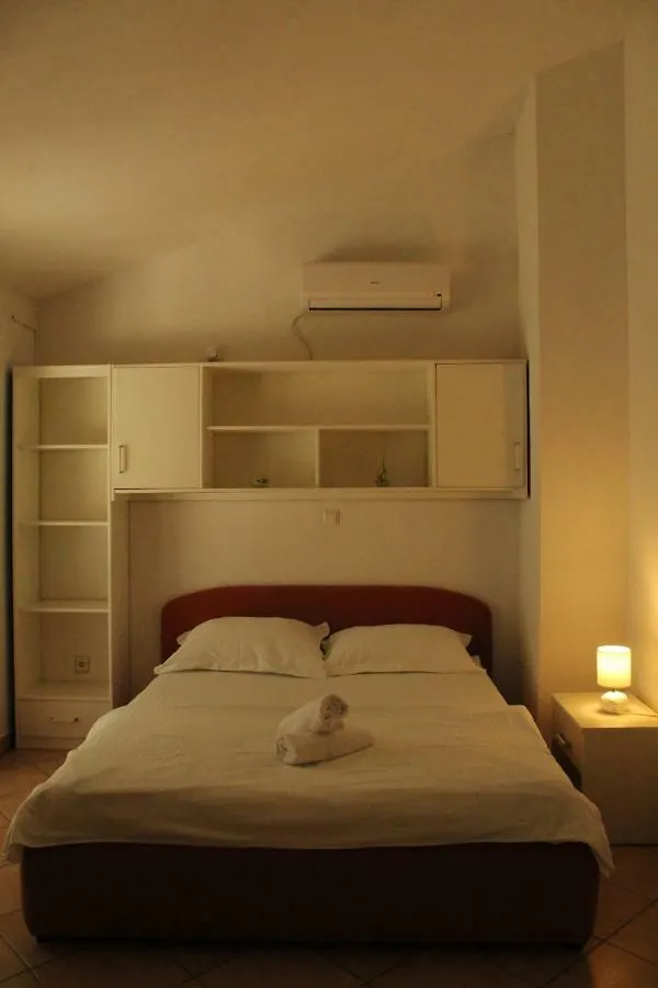 Apartment Pirovic Turanj
