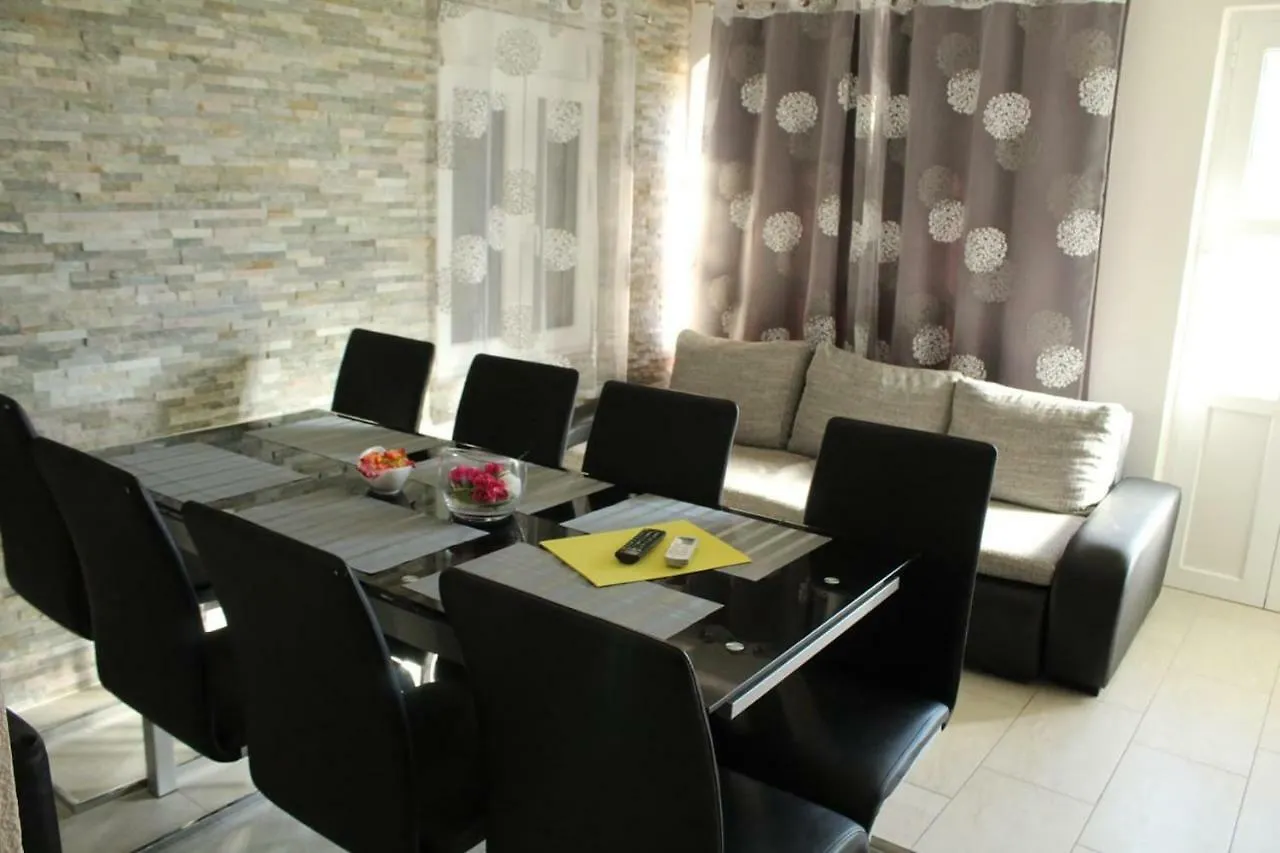 Apartment Pirovic Turanj 0*,