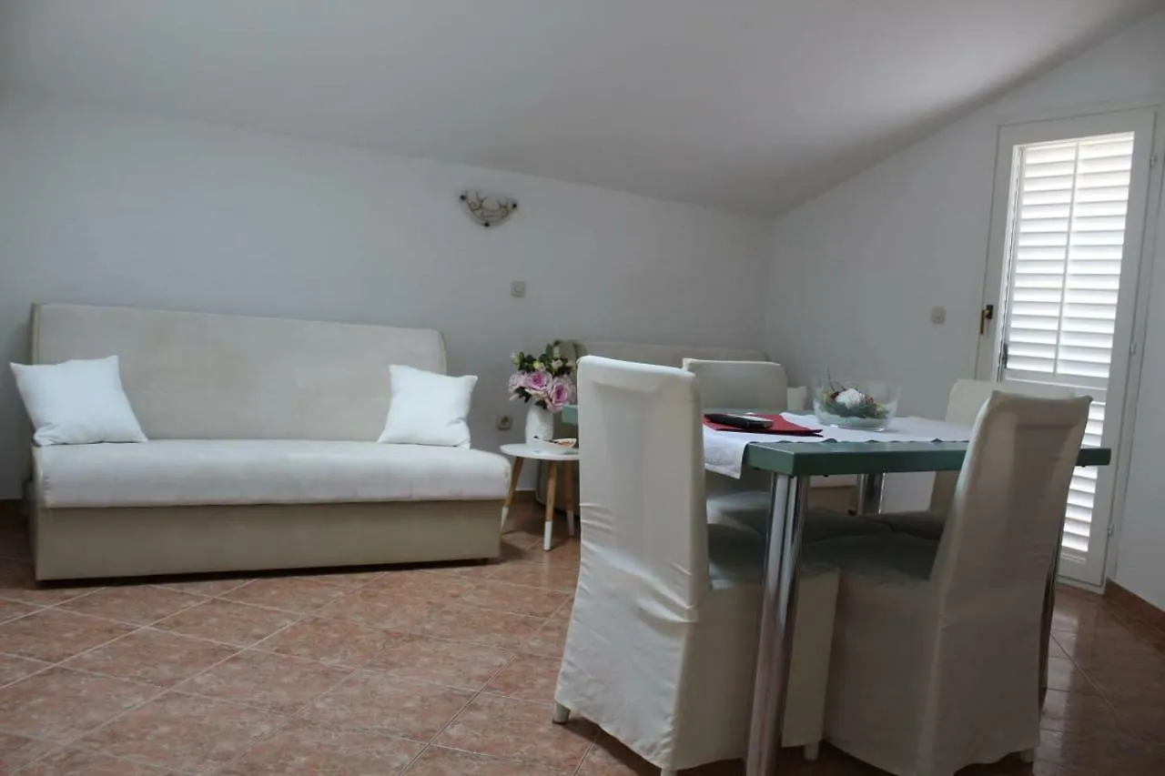 Apartment Pirovic Turanj 0*,  Croácia