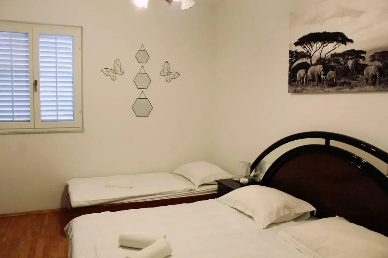 Apartment Pirovic Turanj