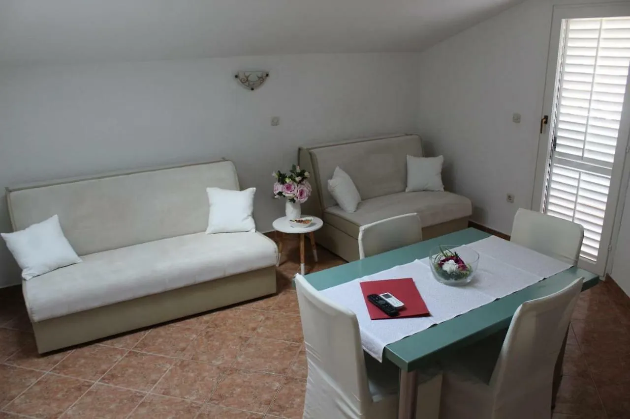 Apartment Pirovic Turanj Croácia