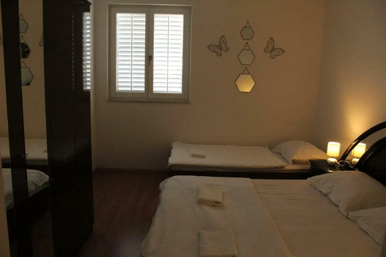 Apartment Pirovic Turanj